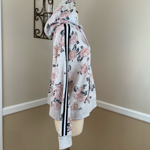 Calvin Klein Rose Spray Printed Cropped Hoodie - Picture 4 of 8